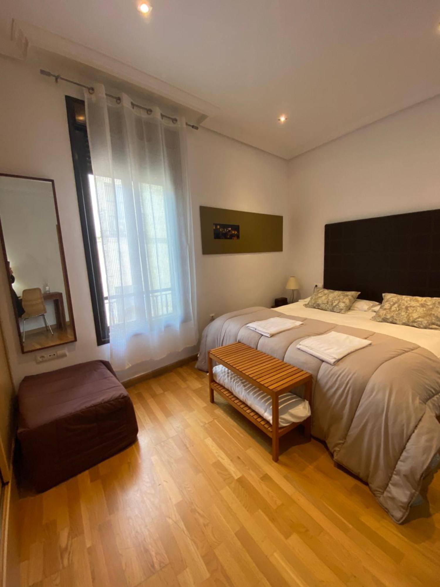 Apartamentos Caces Exteriör bild